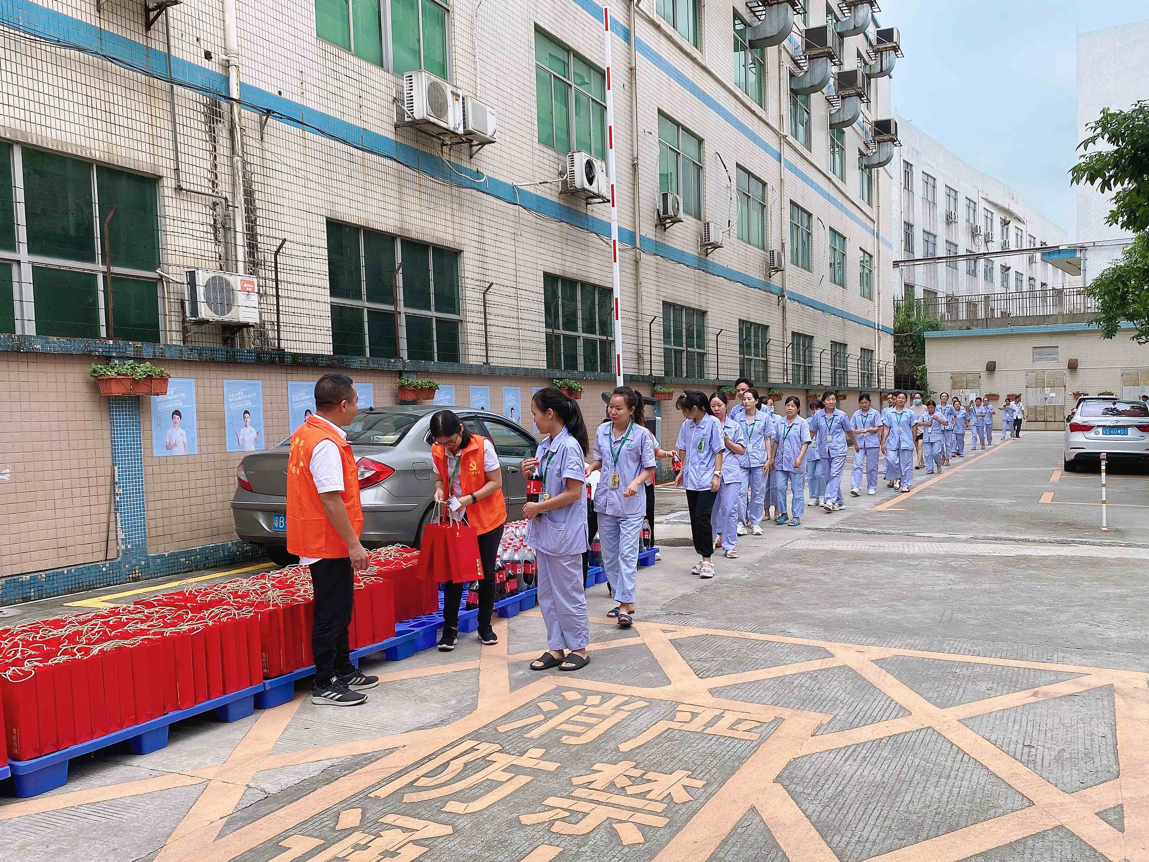 國慶中秋雙節(jié)同慶，雅香麗預祝大家度過一個平安祥和、喜慶歡樂的假期！