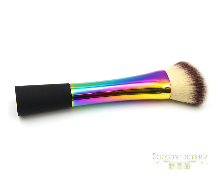 匠心獨運，這款化妝刷套裝讓美妝更精致