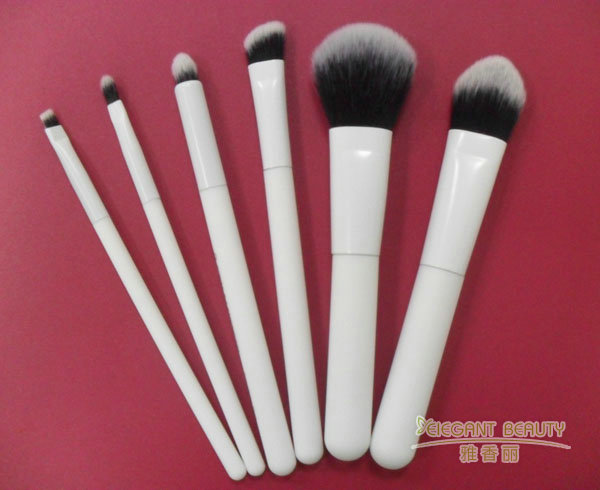 化妝刷套裝是否適合所有膚質(zhì)和妝容類型？